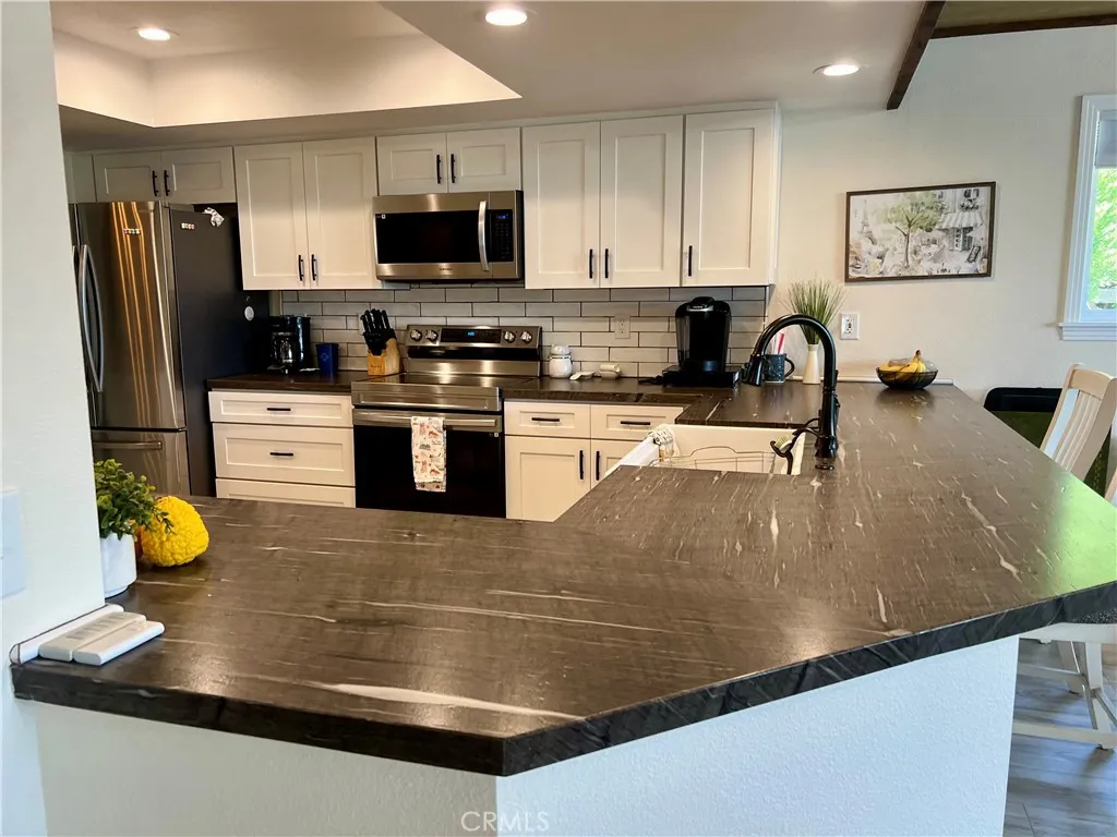 28870 Broken Arrow Cir, Menifee, California 92584 home-pic-24